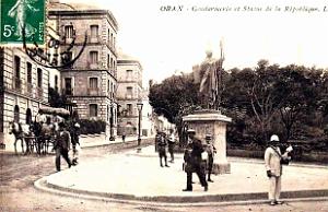2168- Oran - Gendarmerie et Statue de la Republique - 1908